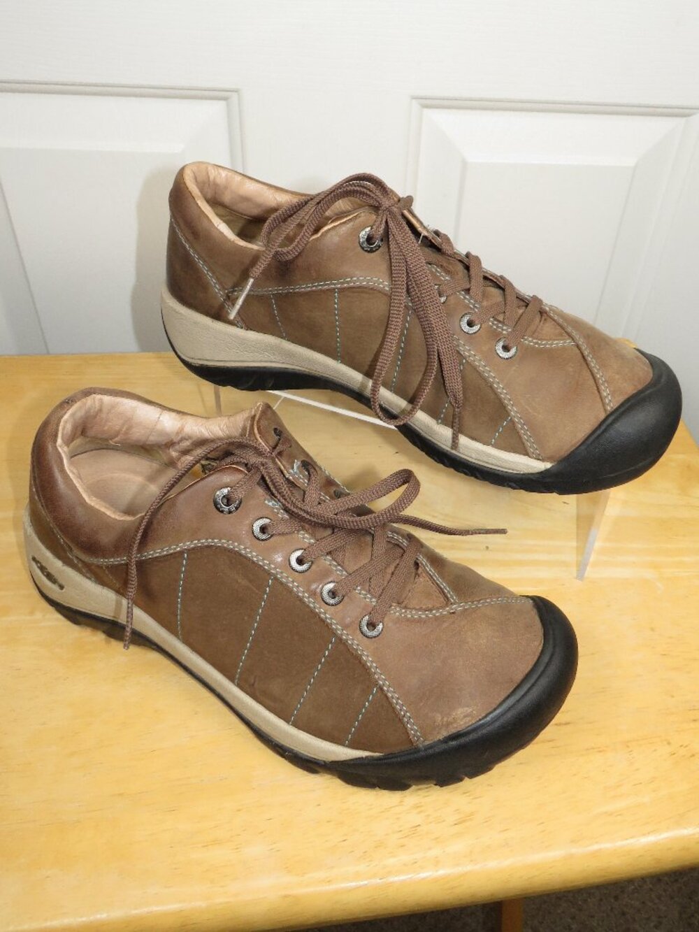 Keen Women’s Sz 9.5 Presidio Brown Leather Low Top Hiking Oxford Shoes 5322-SHTK